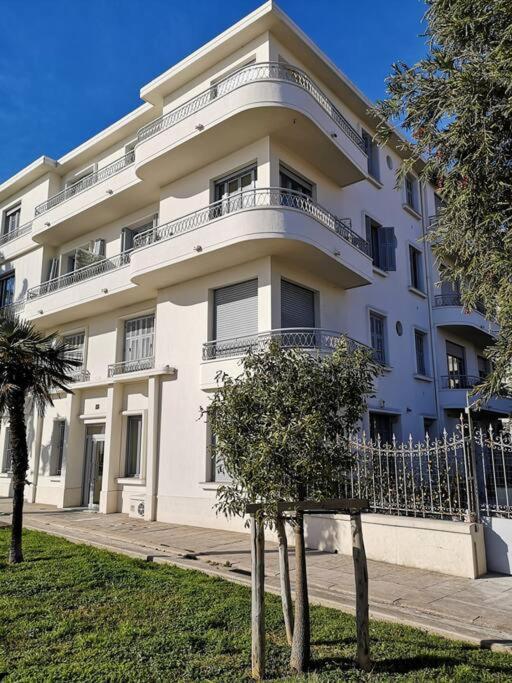Beach Front, Superbe Appartement Pour 4 Personnes Nice Luaran gambar