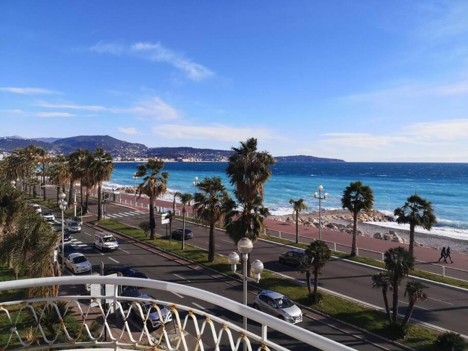 Beach Front, Superbe Appartement Pour 4 Personnes Nice Luaran gambar