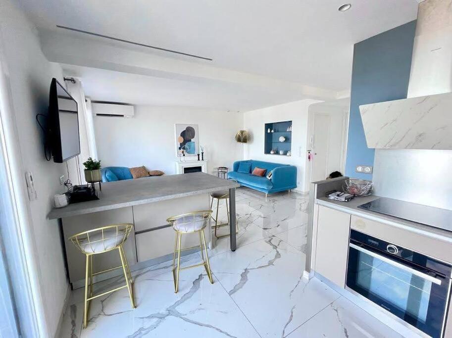 Beach Front, Superbe Appartement Pour 4 Personnes Nice Luaran gambar