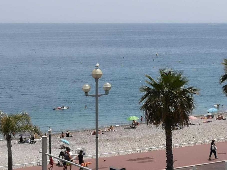 Beach Front, Superbe Appartement Pour 4 Personnes Nice Luaran gambar