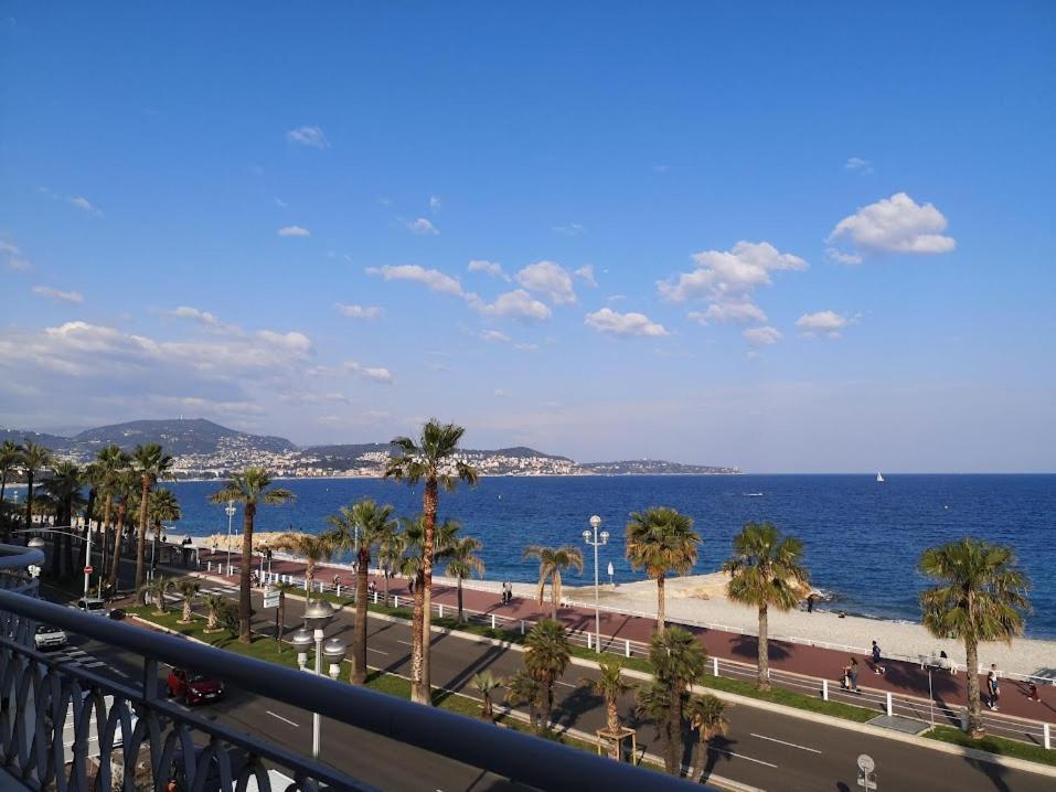 Beach Front, Superbe Appartement Pour 4 Personnes Nice Luaran gambar