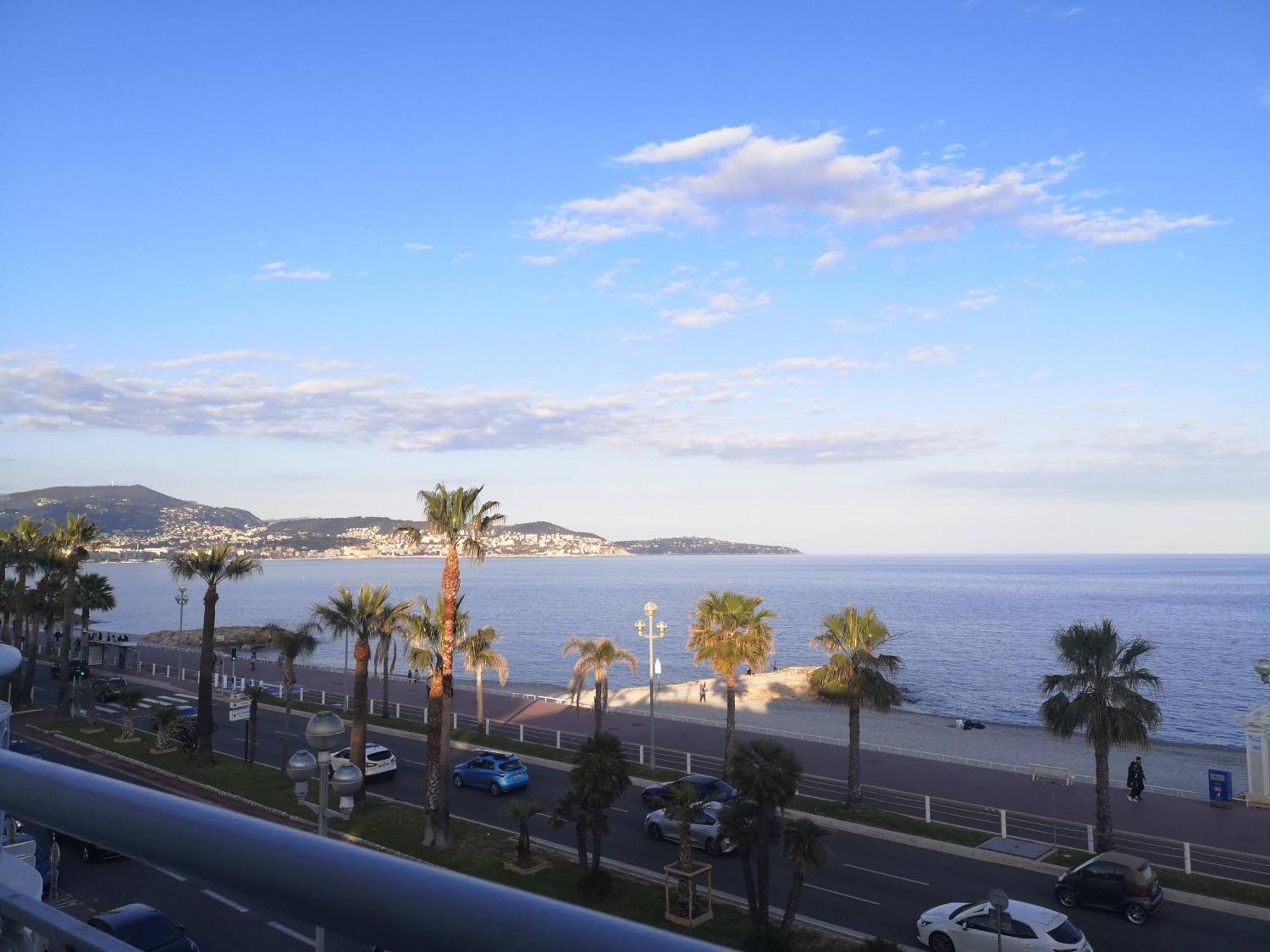 Beach Front, Superbe Appartement Pour 4 Personnes Nice Luaran gambar