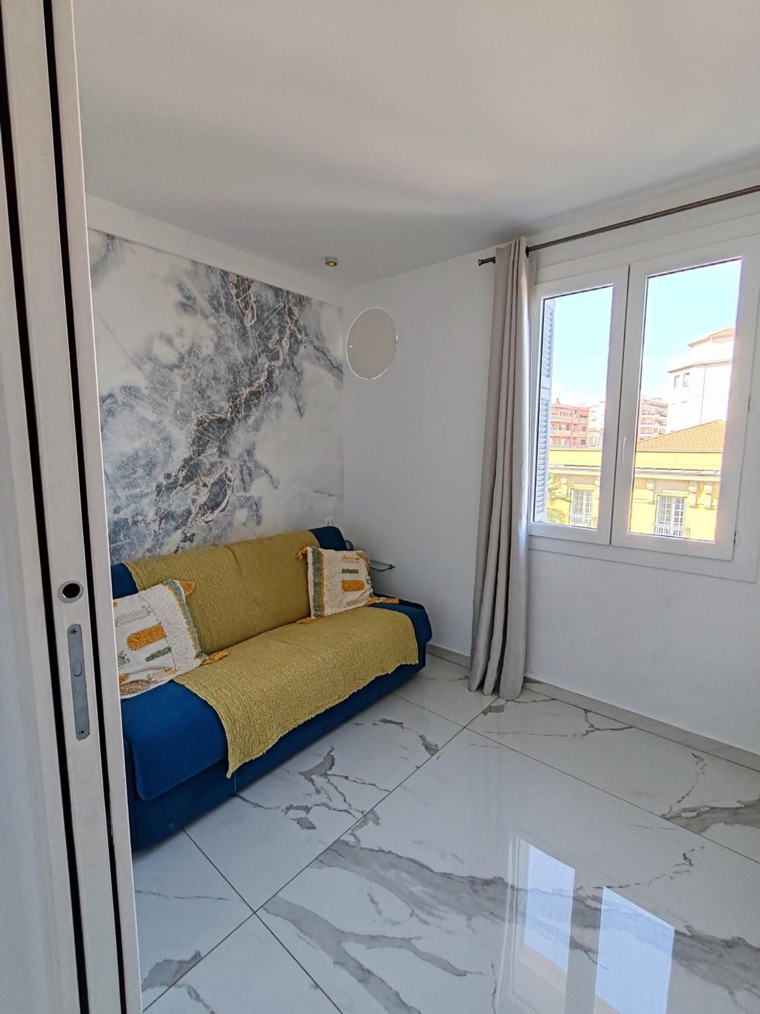 Beach Front, Superbe Appartement Pour 4 Personnes Nice Luaran gambar
