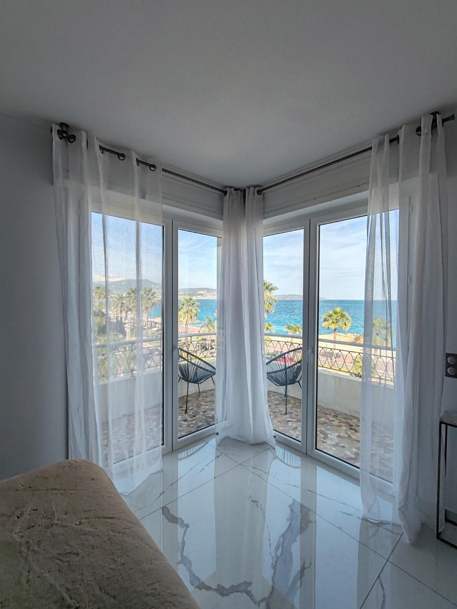 Beach Front, Superbe Appartement Pour 4 Personnes Nice Luaran gambar