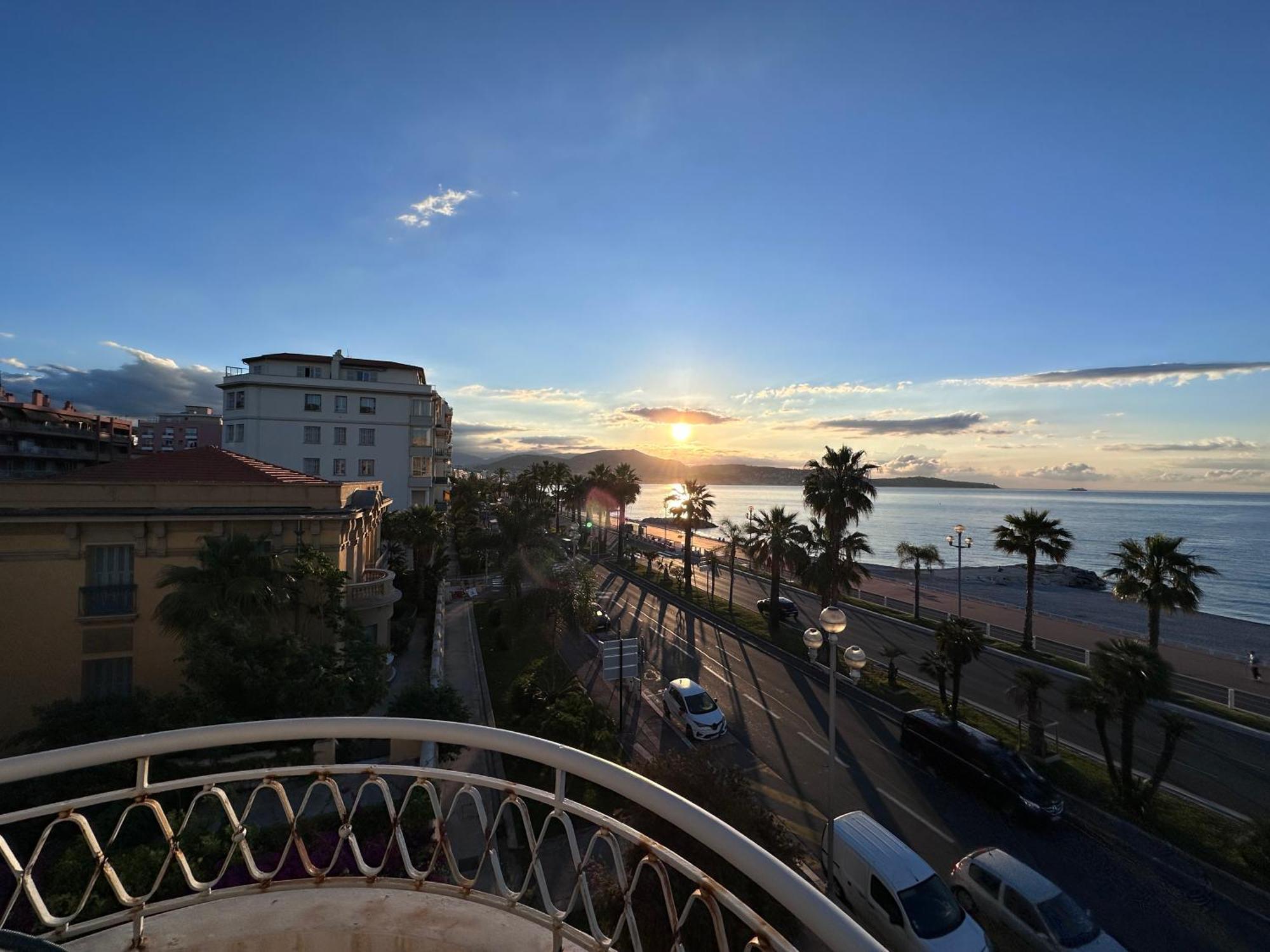 Beach Front, Superbe Appartement Pour 4 Personnes Nice Luaran gambar